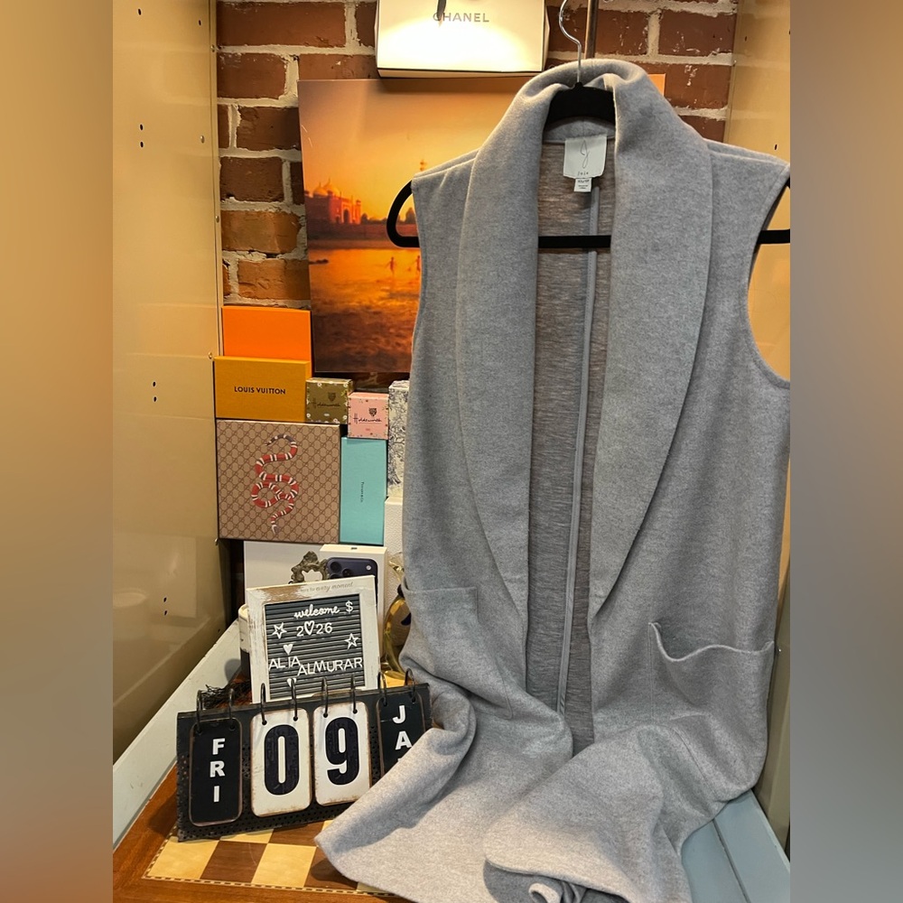 JOIE DUSTER SWEATER VEST - CHIC STYLE WITH POCKETS AND WIDE COLLAR - GREY XS